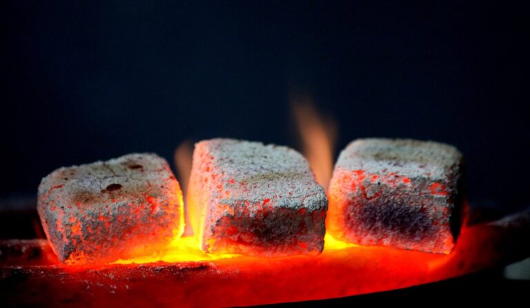Different Types of Hookah Coals and Their Lifespan